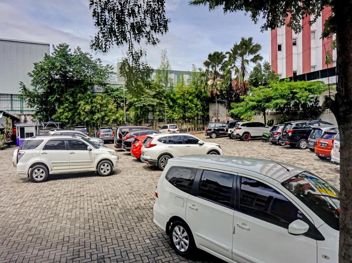 Townhouse Oak Jp Hotel Jakarta Exterior photo