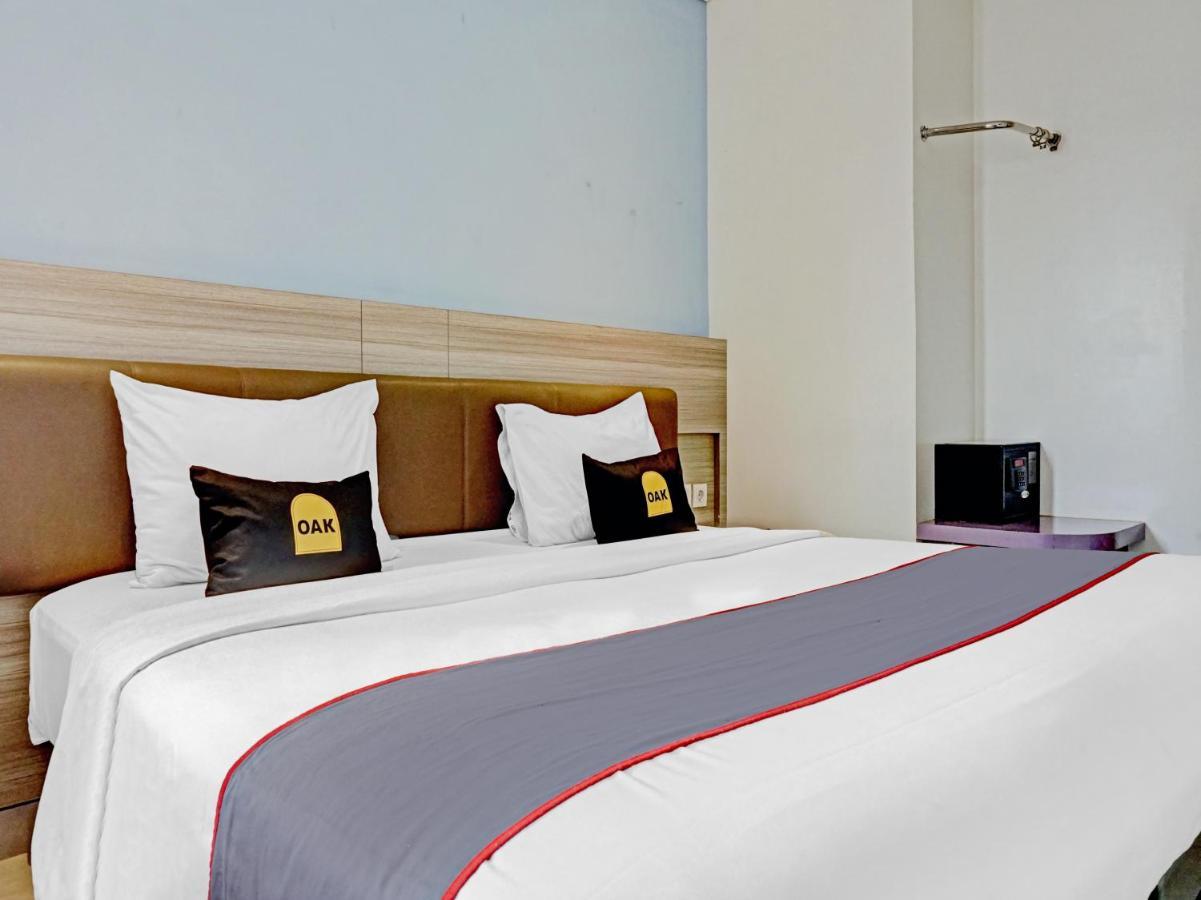 Townhouse Oak Jp Hotel Jakarta Exterior photo